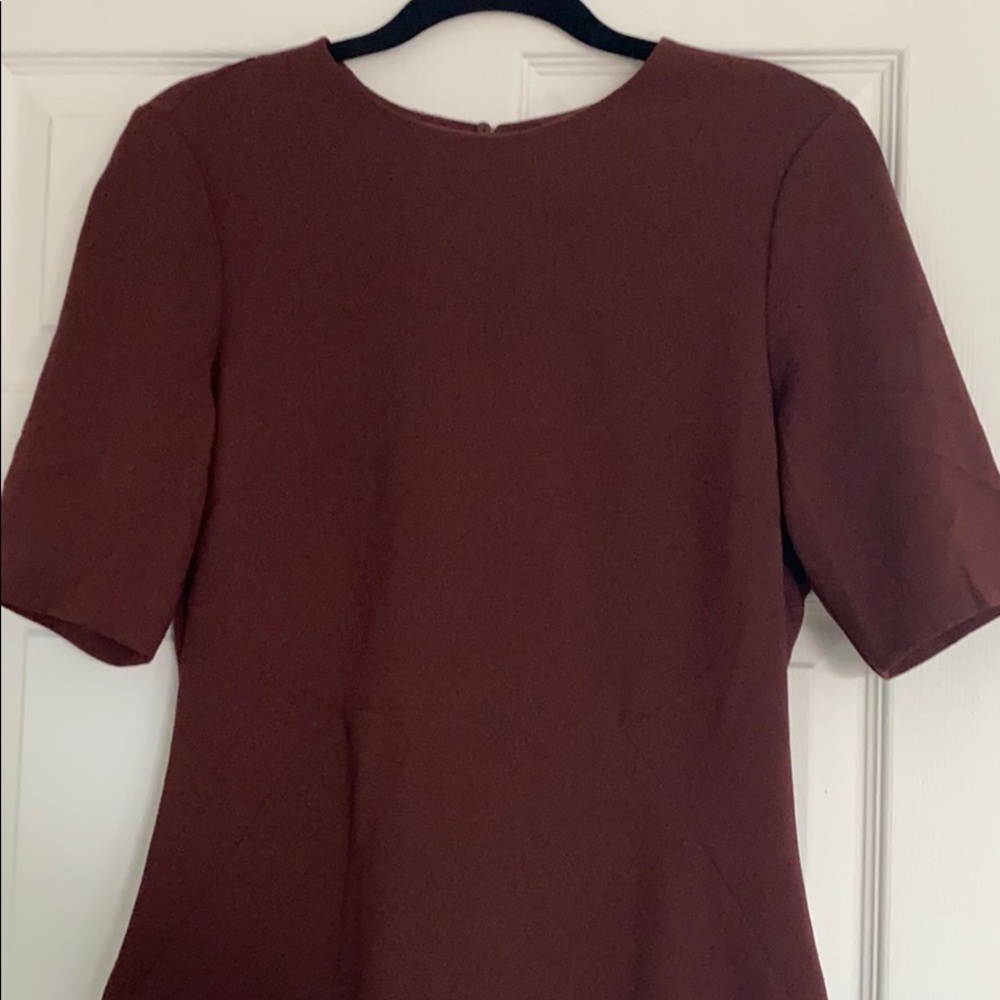 Cut out back fitted dress - Picture 3 of 4
